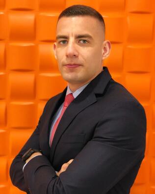 Headshot of Daniel Villamizar