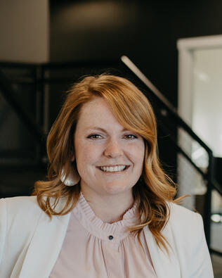 Headshot of Kelsey Barnhart