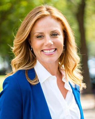 Headshot of Dawn Brooks
