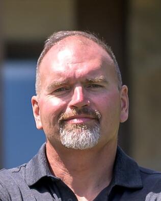 Headshot of Mike Spradlin