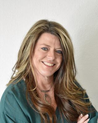 Angela Carter, CENTURY 21 Real Estate Agent in Paris, TX