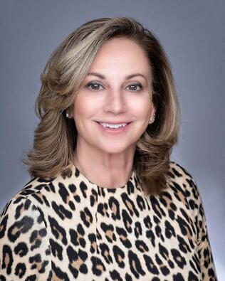 Headshot of Lisa Tiger Team
