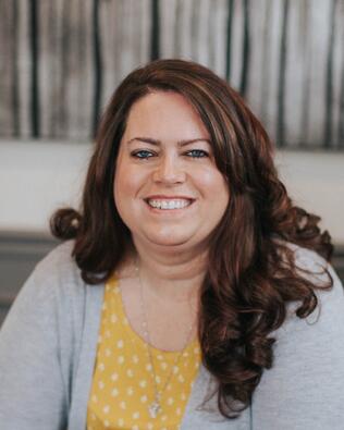 Headshot of Rachel Bradbury