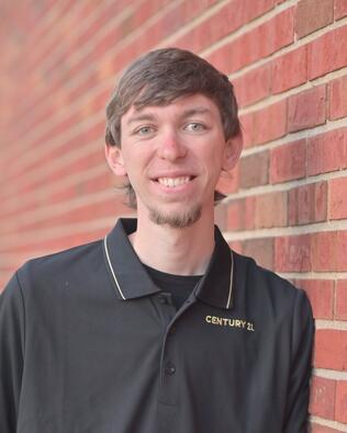 Headshot of Gavin Devore