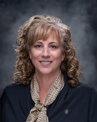 Headshot of Michelle Jones