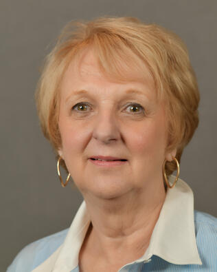 Headshot of Kathy Michatek Team