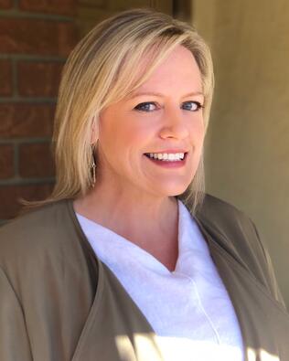Headshot of Tawnma McMacken