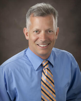 Headshot of Robert Henderson