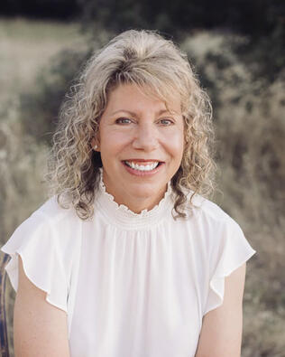 Headshot of Heather Braswell