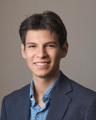 Headshot of Victor Oviedo Fortin