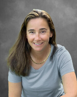 Headshot of Suzanne Cohen