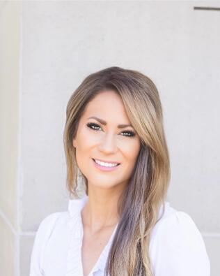 Headshot of Corrine Dale