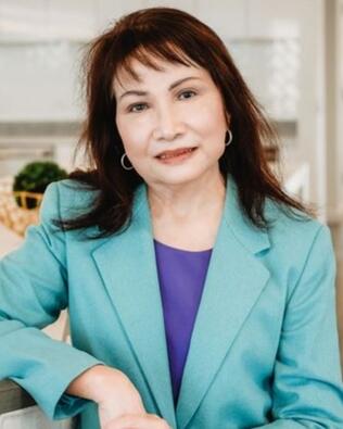 Headshot of Lisa Nguyen