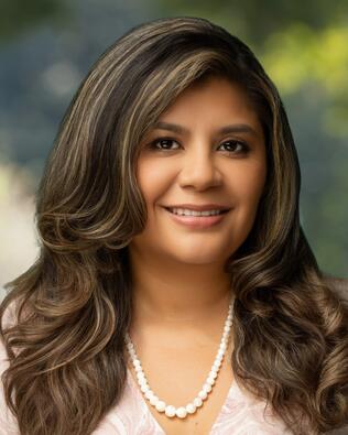 Headshot of Sandy Perla