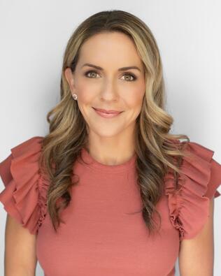 Headshot of Christa Cius