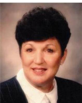 Headshot of Elaine Viccars