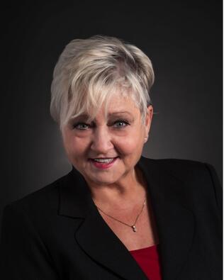 Headshot of Janet Bowlin