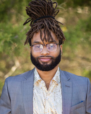Headshot of Quan Harrison