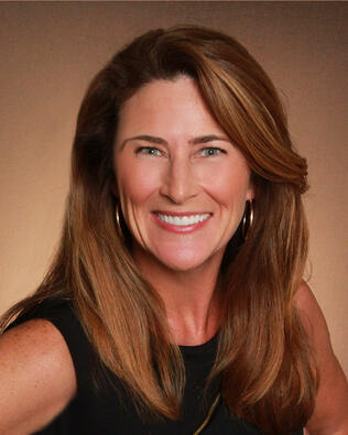 Headshot of Sharon Overholt