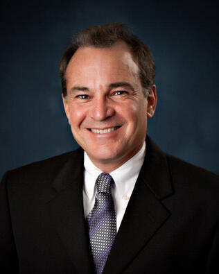 Headshot of Thomas Turnbull