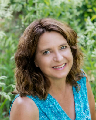 Headshot of Lesley Jones lic # 01394761