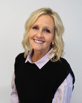 Headshot of Jennifer Misbach