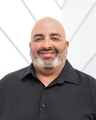 Headshot of Edgardo Martinez