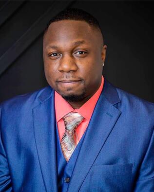 Headshot of Ontario Davis