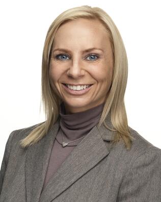 Headshot of Caroline Arndt