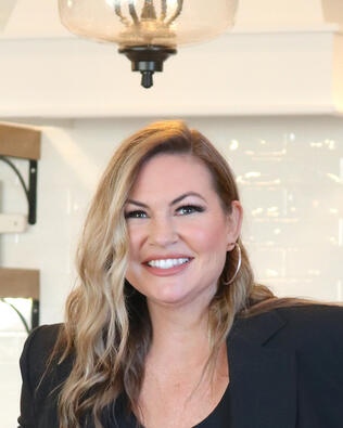 Headshot of Jessica Bonar