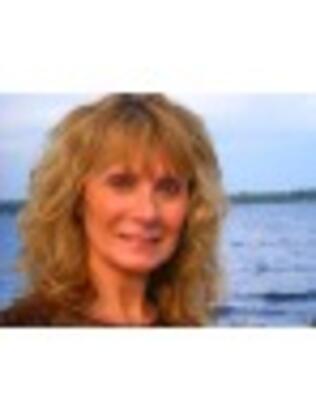 Headshot of Carol Bergman