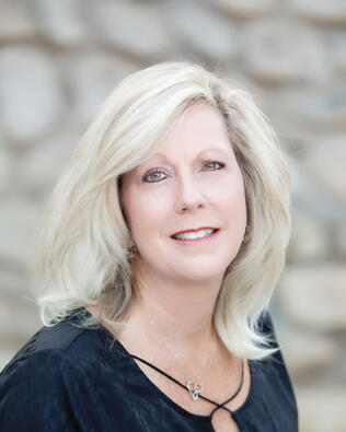 Headshot of Lisa Stephens