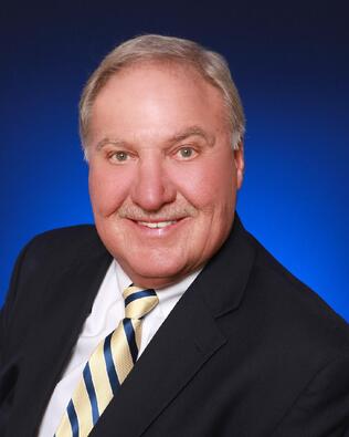 Headshot of Wayne Henson