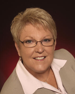Headshot of Elaine Anderson