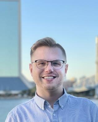 Headshot of Steven Pelikan