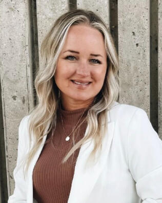 Headshot of Fara Hartjes