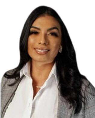 Headshot of Claudia Acevedo