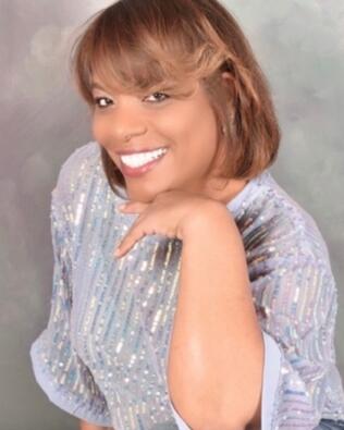 Headshot of Tracy Woods