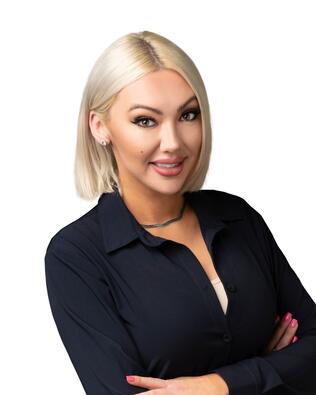 Headshot of Brandi Hassell