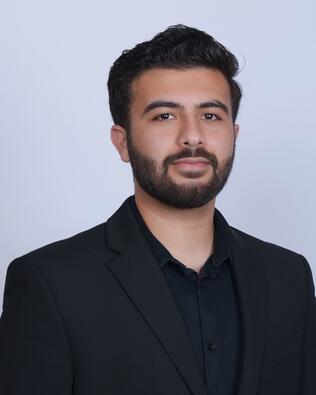 Headshot of Arvin Zarbakhsh