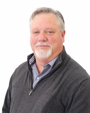 Headshot of Tommy Carpenter
