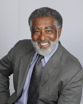 Headshot of Bruce Stewart
