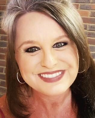 Headshot of Linda Lewis