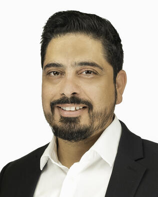 Headshot of Ravinderpal Buttar