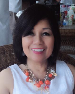 Headshot of Gloria Cruz