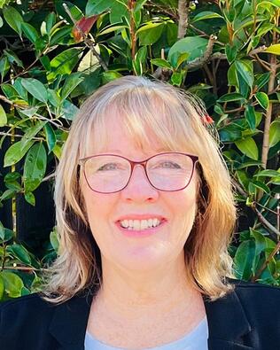 Headshot of Peggy Halsor