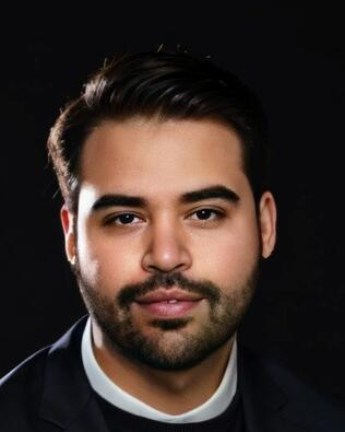 Headshot of Gonzalo Delgado