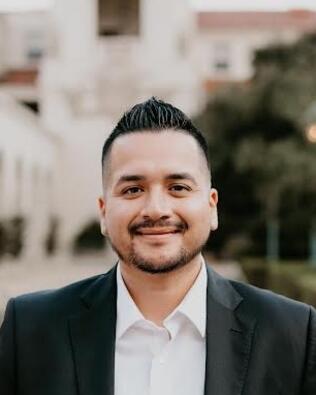 Headshot of Bryan Ibarra