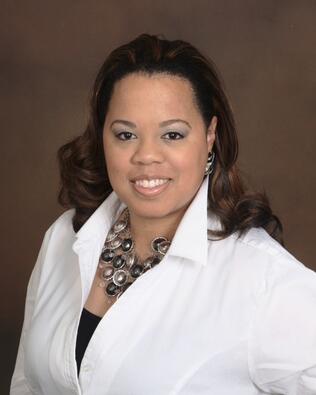 Headshot of Lynn Starks