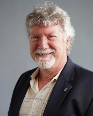 Headshot of Scott Palzer